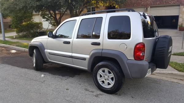Jeep Liberty 2004 for sale in Manor, TX – photo 4