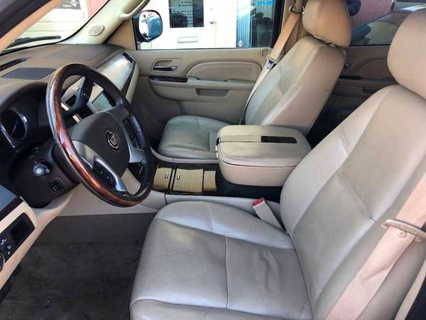 2010 Cadillac Escalade ~ Luxury ~ AWD ~ Automatic for sale in Milwaukie, OR – photo 11