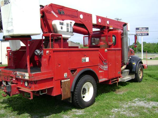 2010 PETERBILT 55FT BUCKET TRUCK - - by dealer for sale in Cleveland, TN – photo 3