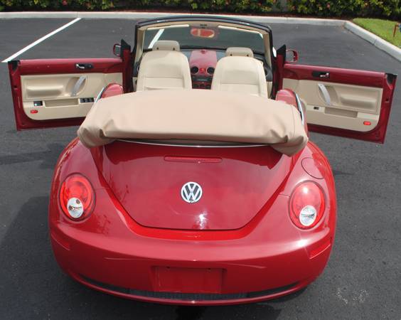 2008 VOLKSWAGEN NEW BEETLE CONVERTIBLE, 2.5L 4Cyl, CLEAN for sale in west park, FL – photo 14