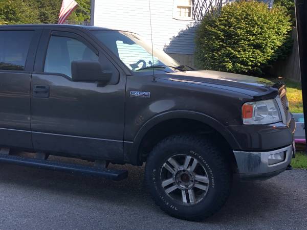 2005 Ford F-150 4WD Crew Cab Lariat for sale in Maynard, MA – photo 2