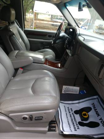2004 Cadillac Escalade fast and clean for sale in Jacksonville, TX – photo 2