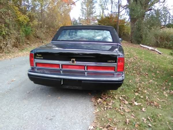 Lincoln Town Car for sale in North Bennington, NY – photo 6
