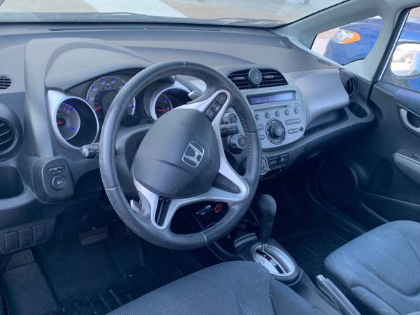 White Honda Fit 2009 - cars & trucks - by owner - vehicle automotive... for sale in Lubbock, TX – photo 5