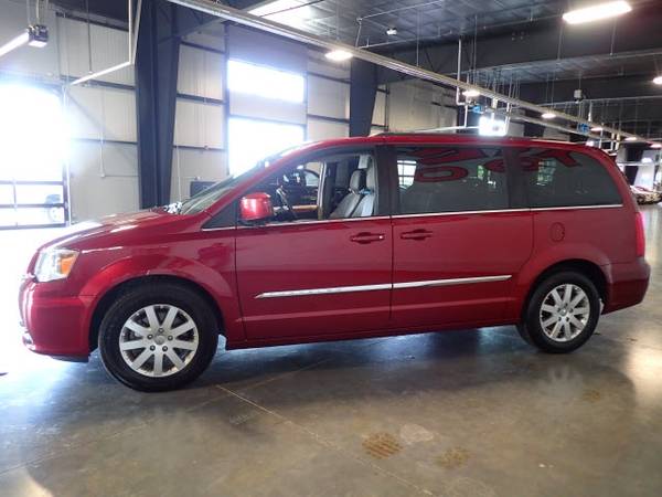 2016 Chrysler Town & Country Touring 4dr Mini-Van, Red for sale in Gretna, NE – photo 5
