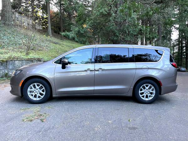 2018 Chrysler Pacifica Touring FWD - cars & trucks - by dealer -... for sale in Portland, OR – photo 5