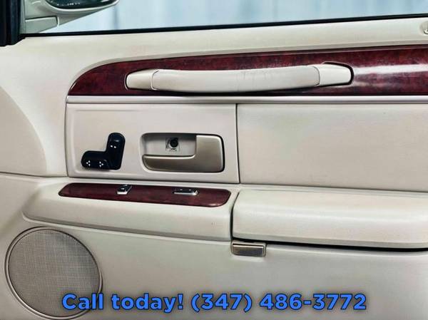 2003 Lincoln Town Car Executive Sedan - - by dealer for sale in Elmont, NY – photo 21