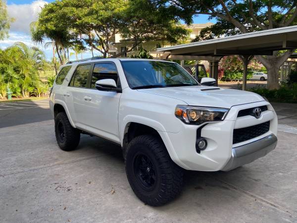 2017 Toyota 4Runner TRD premium - cars & trucks - by owner - vehicle... for sale in Waikoloa, HI