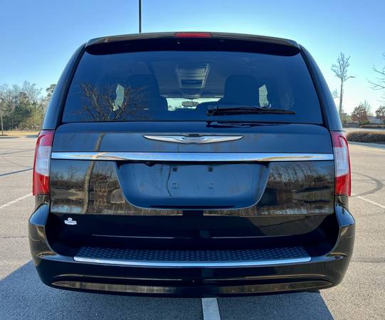 2016 Chrysler Town and Country Touring - - by dealer for sale in Raleigh, NC – photo 6