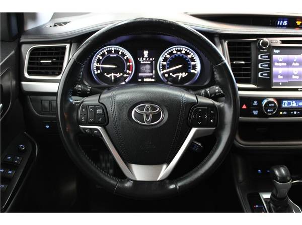 2015 Toyota Highlander XLE SUV - - by dealer - vehicle for sale in Escondido, CA – photo 11