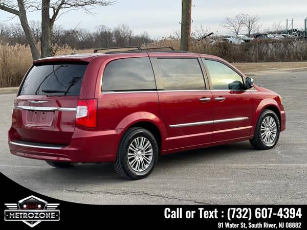 2013 Chrysler Town & Country Touring, Fully Loaded for sale in South River, NY – photo 5