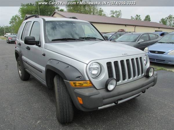 2005 JEEP LIBERTY RENEGADE 4x4 *JUST SERVICED* compass patriot for sale in Mishawaka, IN – photo 3
