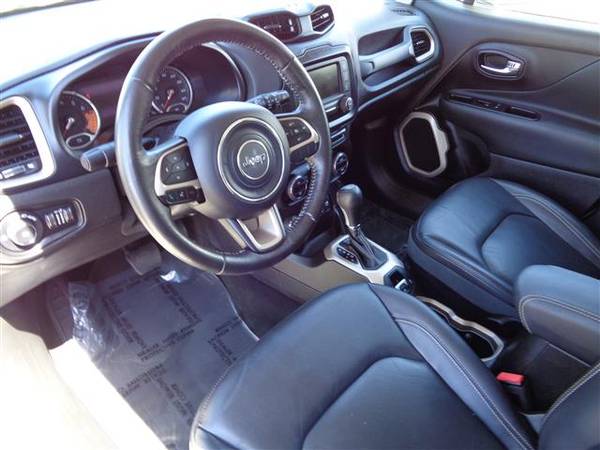 2016 Jeep Renegade Limited 4x4 - Leather for sale in Wautoma, WI – photo 9