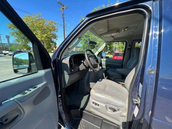 2004 Ford E150 Passenger Chateau Van 3Doors - 1OWNER - LOW MILEAGE for sale in Winchester, Virginia, WV – photo 11
