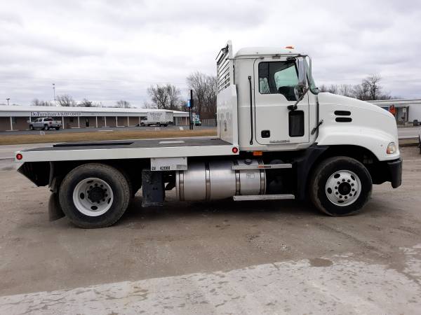 2009 Mack 600CXU Road Tractor for sale in Moberly, MO – photo 6