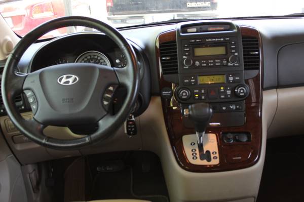 1-Owner 2008 Hyundai Entourage Limited Dual Power Sliding Doors for sale in Louisville, KY – photo 3