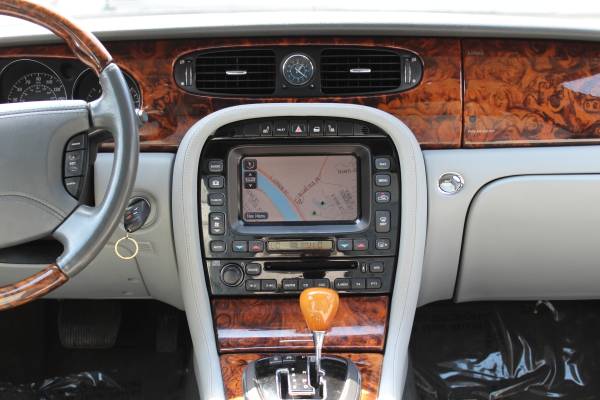 2004 JAGUAR XJ8 - 300hp Sport Sedan! Excellent - - by for sale in Pittsburgh, PA – photo 14