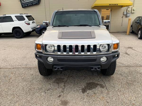 2006 Hummer H3 4WD. WARRANTY!! Clean Carfax! New Tires! Leather! for sale in Cleveland, OH – photo 7