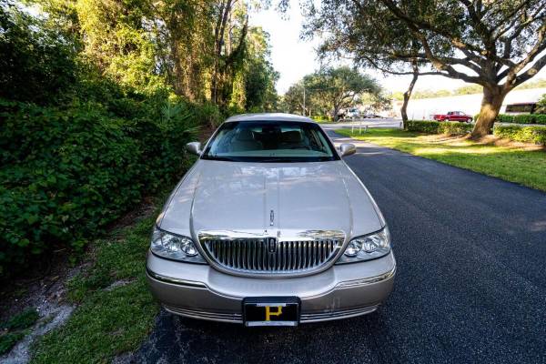 2008 Lincoln Town Car Signature Limited 4dr Sedan - CALL or TEXT... for sale in Sarasota, FL – photo 12