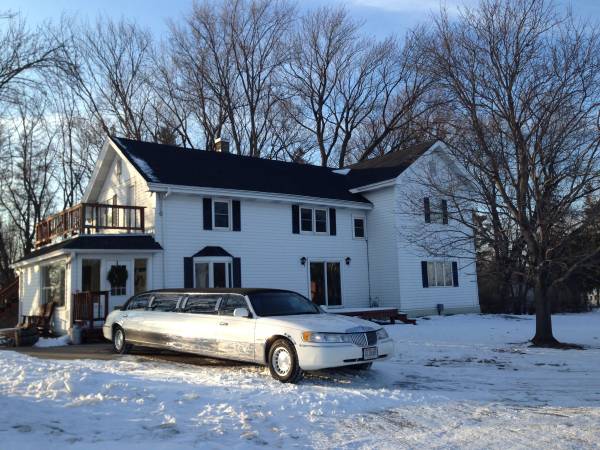10 Passenger Lincoln Town Car Limousine for sale in Hudson, MN