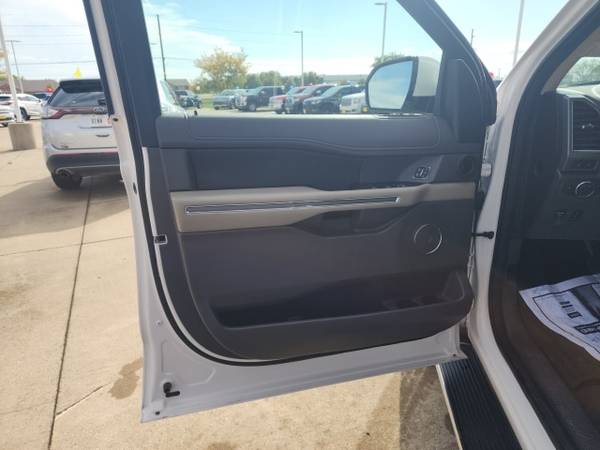 2019 Ford Expedition XLT - - by dealer - vehicle for sale in Boone, IA – photo 13