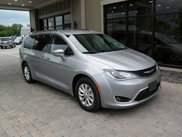 2018 Chrysler Pacifica Touring L with for sale in Murfreesboro, TN – photo 8