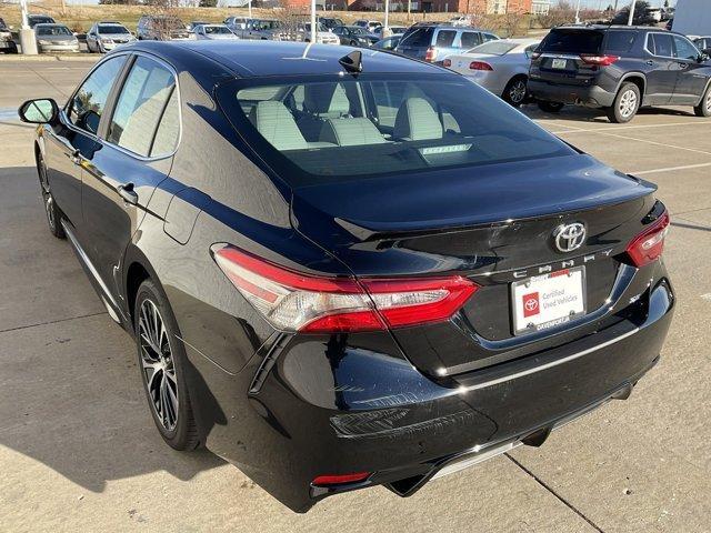 2019 Toyota Camry SE for sale in Davenport, IA – photo 4