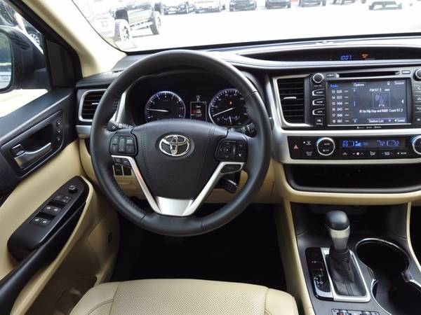 2016 Toyota Highlander Limited 2WD w/ Nav Sunroof - cars & trucks -... for sale in Wilmington, NC – photo 13
