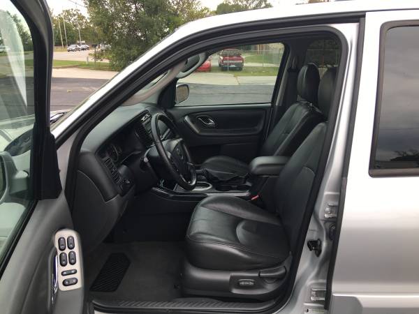 ---- 2005 Mazda Tribute AWD VERY CLEAN ---- for sale in Springfield, MO – photo 6