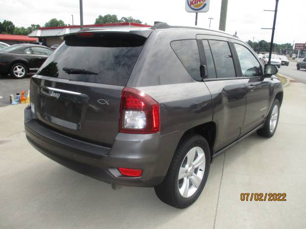 2014 Jeep Compass Sport 4x4 4dr SUV EXTRA NICE for sale in Jeffersonville, KY – photo 3