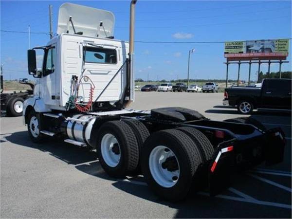 2015 Volvo VNL64T300 - - by dealer - vehicle for sale in TAMPA, FL – photo 7