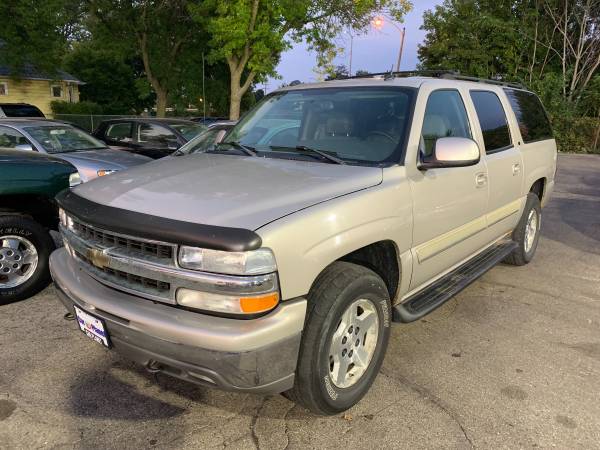 2004 CHEVROLET SUBURBAN for sale in milwaukee, WI