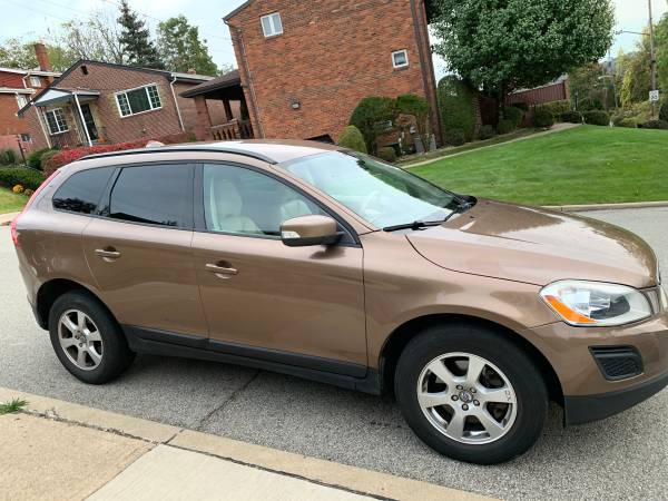 2011 Volvo XC60 3.2 AWD, Leather, 1-owner, fully loaded 99,000 miles for sale in Pittsburgh, PA – photo 5