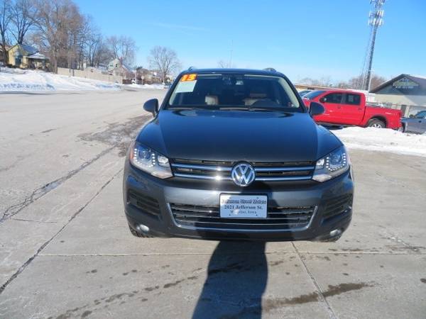 2013 Volkswagen Touareg 4dr TDI Sport 89, 000 miles 19, 900 - cars & for sale in Waterloo, IA – photo 3