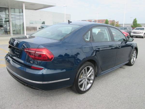 2018 VW Volkswagen Passat sedan Blue for sale in Bentonville, AR – photo 8