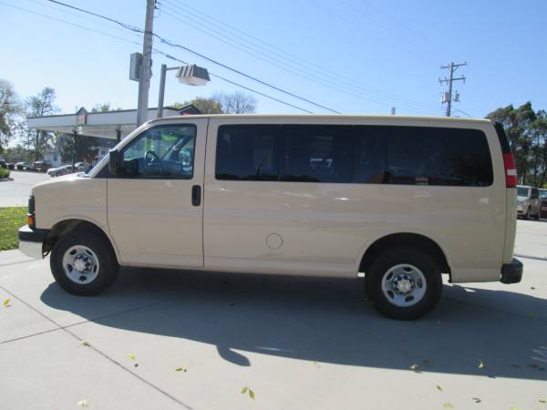 2008 CHEVROLET EXPRESS 12 passenger van for sale in Lincoln, NE – photo 5