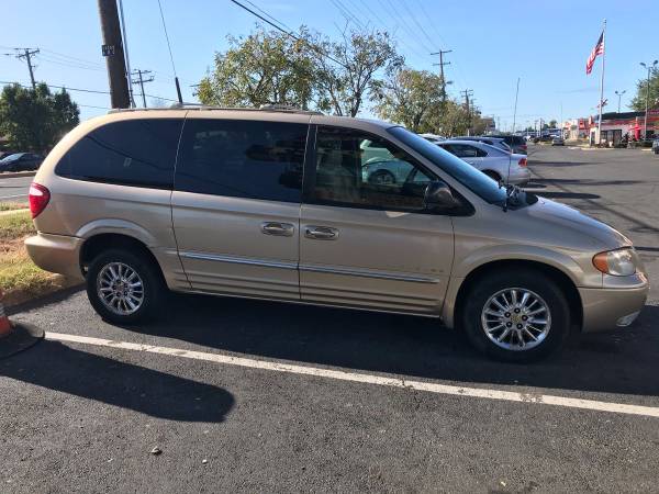 2001 Chrysler Town and Country for sale in District Heights, District Of Columbia