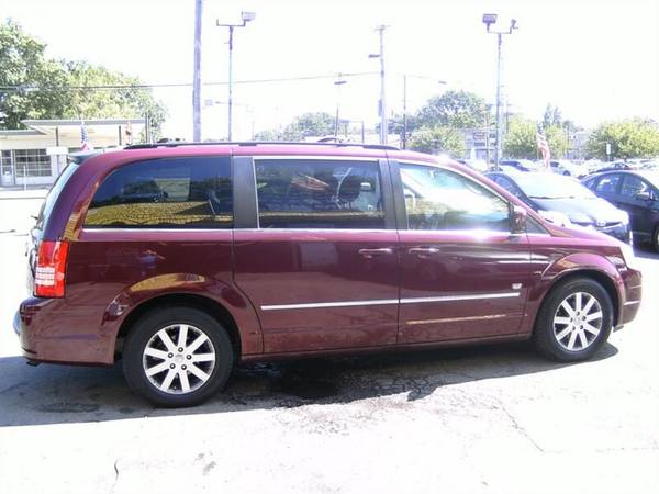 2009 Chrysler Town & Country Touring Touring Van for sale in East Meadow, NY – photo 3