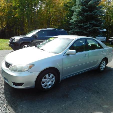 2005 Toyota Camry - LE - V6 - 165k - runs/drives 100 - new sticker for sale in Rochester, ME