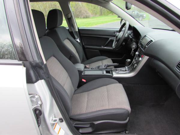 2007 Subaru Outback 2 5i Wagon - CLEAN! - - by dealer for sale in Jenison, MI – photo 23