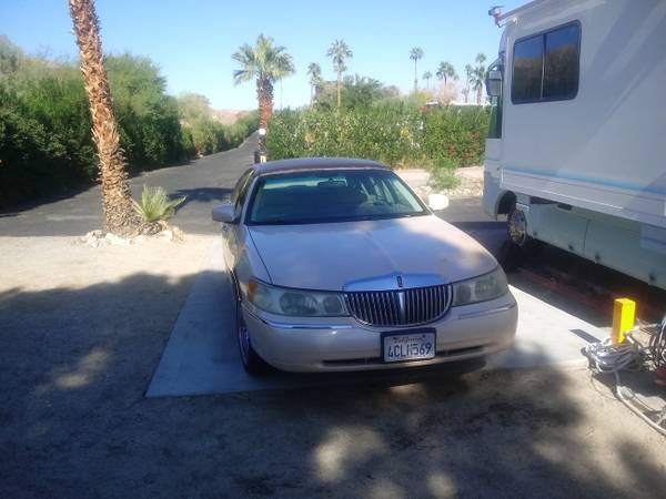 1998 Lincoln Town Car - cars & trucks - by owner - vehicle... for sale in Palm Desert , CA