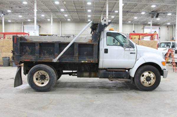 '05 Ford F750 XL Super Duty for sale in West Henrietta, NY – photo 2