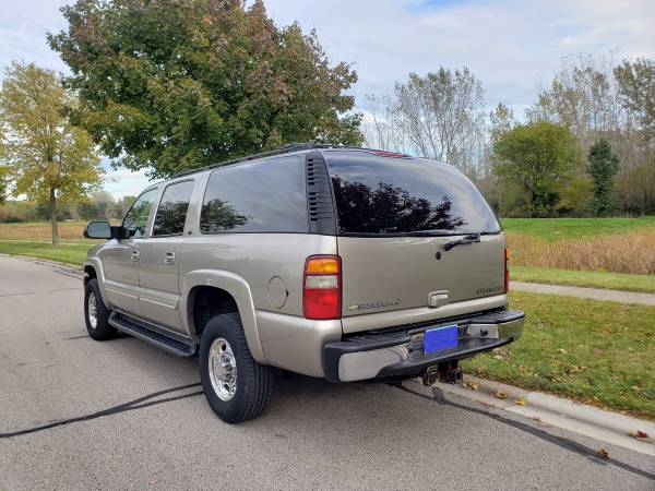 2003 Suburban 2500 for sale in Lake In The Hills, IL – photo 2