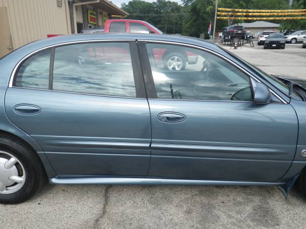 2000 Buick LeSabre Custom. We Can Help You Drive Today! Si Habla!! for sale in WAUKEGAN, IL – photo 2
