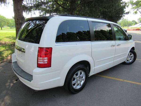 2008 Chrysler Town and Country Touring 4dr Mini Van for sale in Bloomington, IL – photo 5