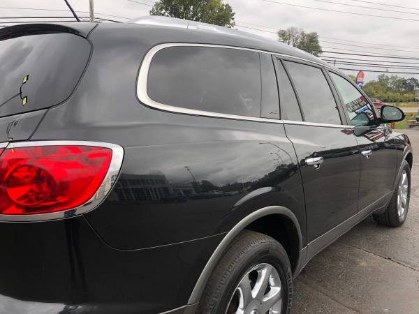 Loaded! 2008 Buick Enclave CXL! 3rd Row! Clean! for sale in Ortonville, MI – photo 11