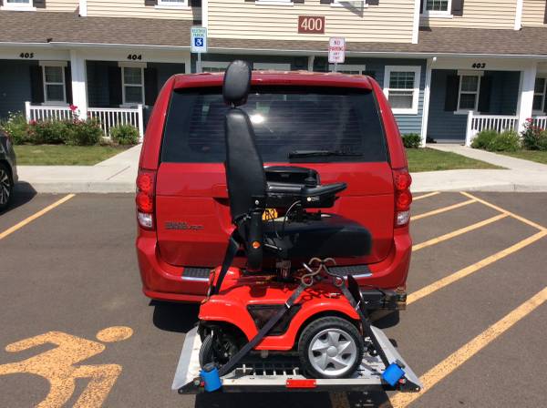 Van setup w lift and motorized chair for sale in Seneca Falls, NY – photo 7