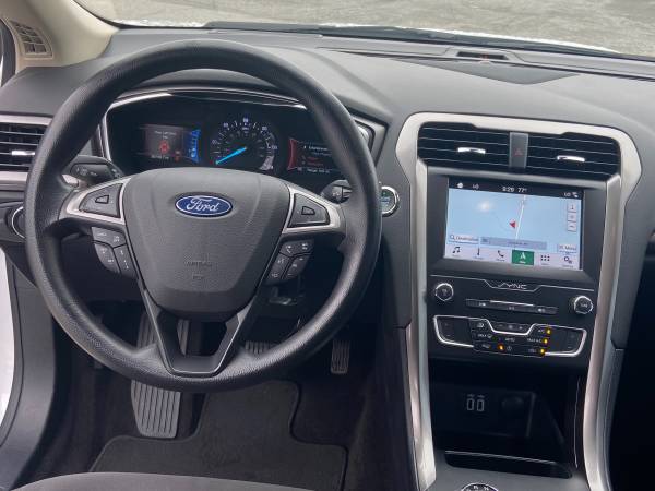 2019 Ford Fusion - - by dealer - vehicle automotive sale for sale in Greenbrier, AR – photo 9