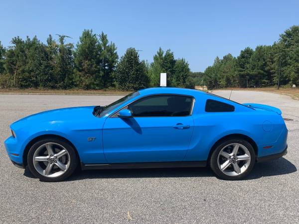 2010 Ford Mustang GT Premium (0 Accidents) for sale in Newnan, GA – photo 2
