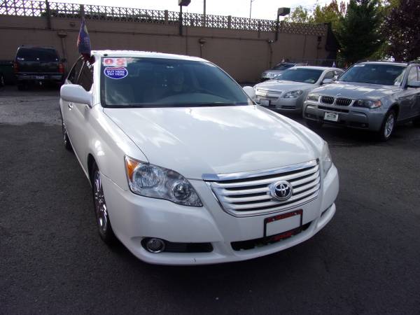 HUG SALE No Credit Check BUY Here PAY Here 2008 Toyota Avalon XL Sedan for sale in Portland, OR – photo 2
